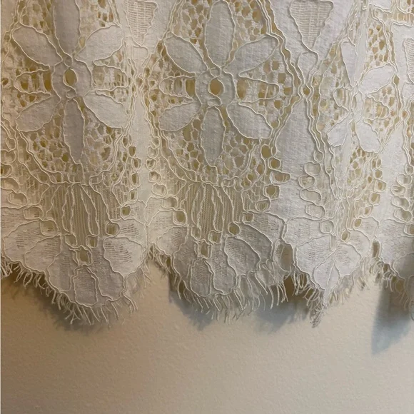 Deletta Lace Sleeveless Top - Picture 3 of 8